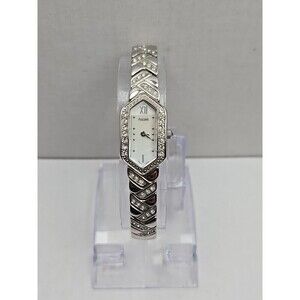 Pulsar 1N00 X204 Ladies Hexagon Crystal Accent MOP Dial Quartz Watch New Battery